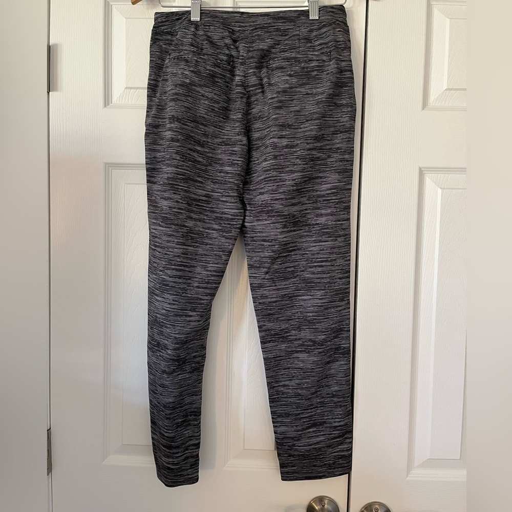 Lululemon On The Fly Pant Black Slate Size 6 28 Inch - Picture 5 of 8